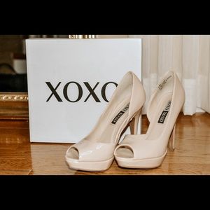 XOXO Peep Toe Pumps size 6.5